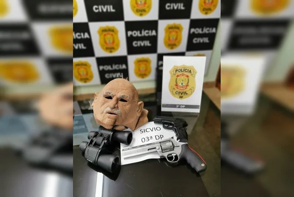 PCDF prende interno que guardava arma na Sejus