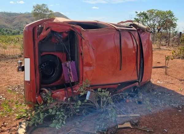 Motorista morre após ser arremessado para fora de carro no Entorno