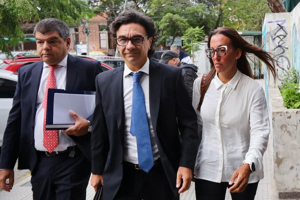 Imagem colorida de ex-mulher de Maradona - Metrópoles