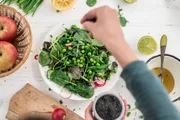 Vegetais verdes escuros são boas fontes de NAD+ Vegetais verdes escuros são boas fontes de NAD+