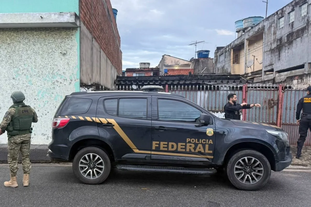 Operação da PF contra o tráfico internacional mira terceirizados do Aeroporto de Guarulhos Operação da PF contra o tráfico internacional mira terceirizados do Aeroporto de Guarulhos
