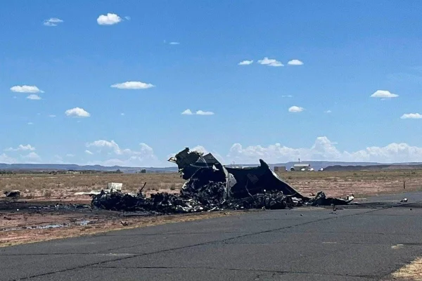 Foto colorida de avião de transporte médico que caiu nos EUA e matou todos os 4 a bordo