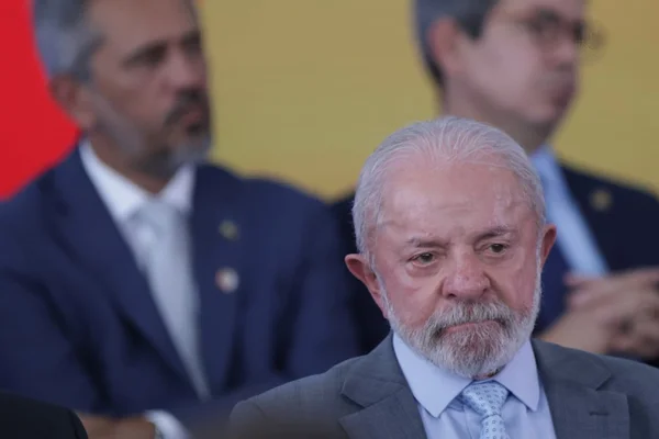 Presidente Lula durante cerimônia de posse do Ministro da Secretaria de Relações Institucionais, José Guimarães