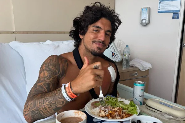 Gabriel Medina se pronuncia após passar por cirurgia: “Mais forte”