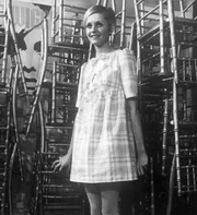Twiggy era famosa por seus mini-vestidos