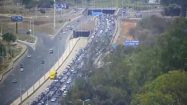 Trânsito na EPAR - Metrópoles