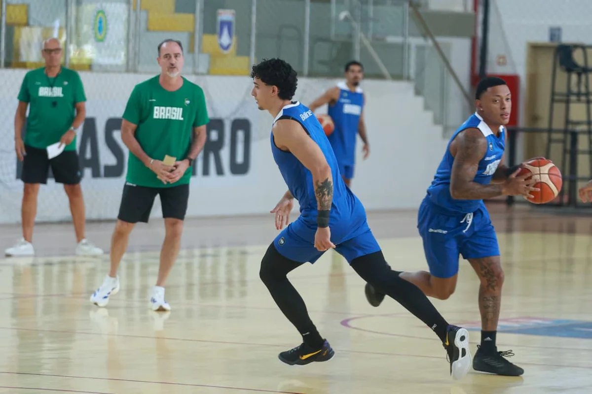 Brasília (DF), 20/08/26
Seleção Brasileira de Basquete treina no ginásio do Comando Militar do Planalto. O Brasil joga contra a República Dominicana no ginásio Nilson Nelson, no dia 27 de agosto, em partida válida pelas Eliminatórias da Copa do Mundo FIBA 2027. Brasília (DF), 20/08/26
Seleção Brasileira de Basquete treina no ginásio do Comando Militar do Planalto. O Brasil joga contra a República Dominicana no ginásio Nilson Nelson, no dia 27 de agosto, em partida válida pelas Eliminatórias da Copa do Mundo FIBA 2027.