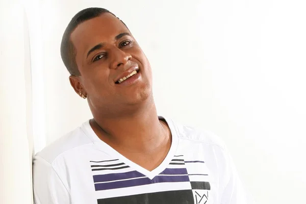 Vídeo mostra Xexéu, ex-Timbalada, supostamente sob efeito de drogas