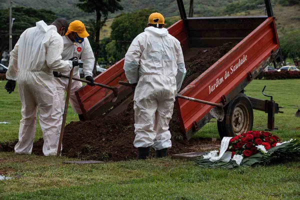 Cemitério Jardim da Saudade, em Sulacap, zona oeste do Rio