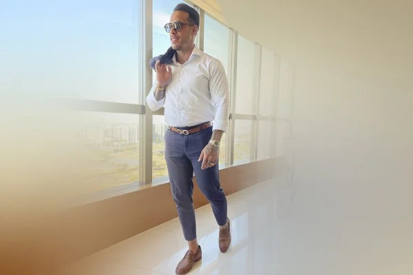 Cantor gospel com 265 mil seguidores dá calote de R$ 300 mil na Prada, Gucci e Burberry