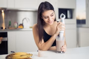 Substituir refeições por shakes proteicos pode trazer prejuízos à saúde