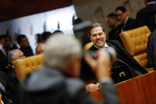 2ª instância: voto de Toffoli deixa a internet presa nos memes
