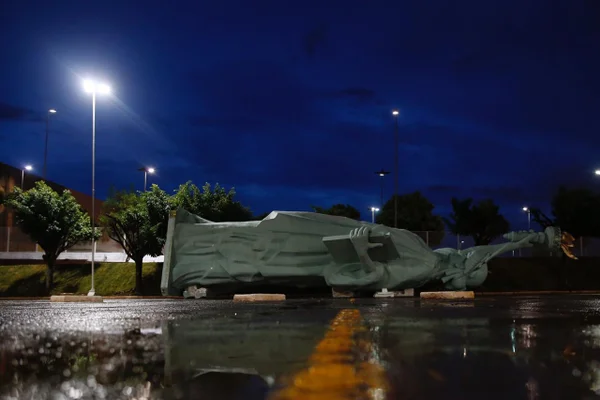Iphan dá parecer contrário à instalação de estátua da Havan no DF