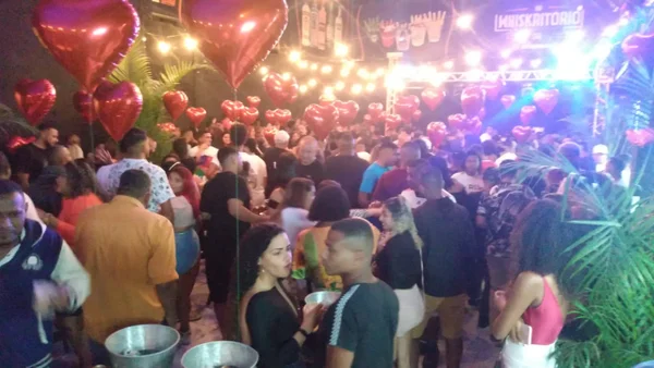 Prefeitura do Rio interdita festas clandestinas na noite dos namorados