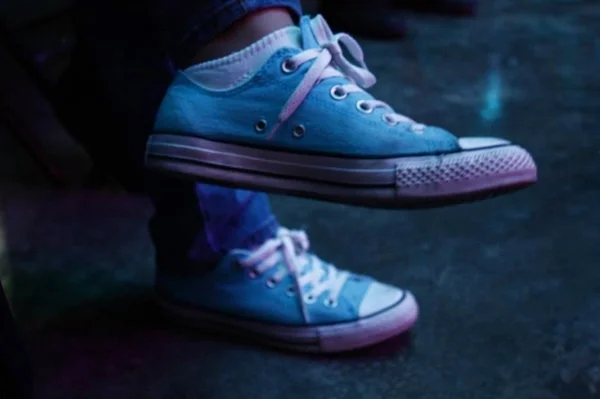 Nando Reis diz a fã qual era o tom do All Star azul de Cássia Eller
