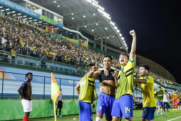 Brasil vence jogo antológico e é finalista do Mundial Sub-17