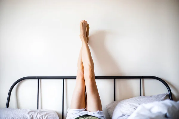Conheça footjob, fetiche de quem curte sexo com os pés