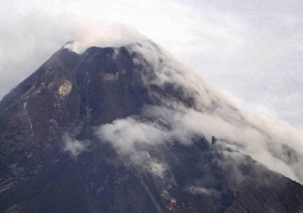 Vulcão Mayon evacua mais de 40 mil pessoas nas Filipinas