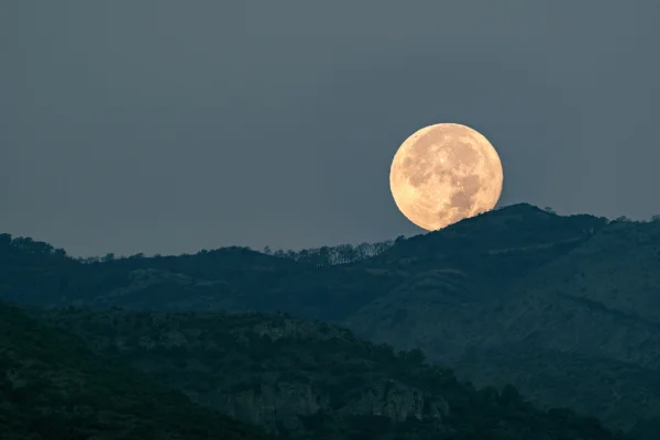 Imagem colorida de superlua