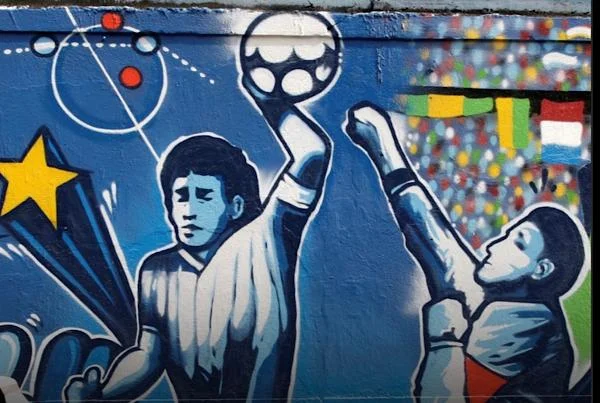 A bola de “La mano de Dios” será leiloada por R$ 21 milhões