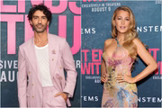 Os atores Justin Baldoni e Blake Lively travam uma batalha judicial