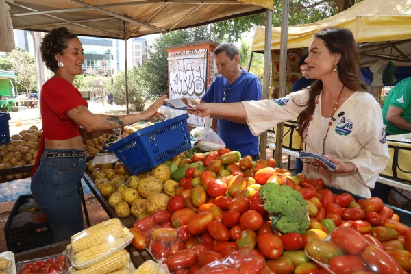 Paula Belmonte defende fortalecimento da agricultura familiar no DF