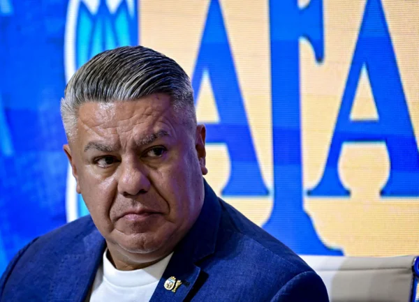Imagem colorida do atual presidente da AFA, Claudio Tapia- Metrópoles