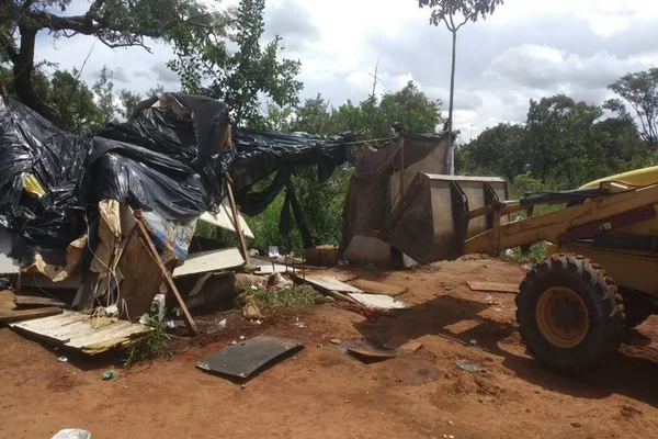 DF Legal desocupa invasão próxima ao CCBB, no Setor de Clubes Sul