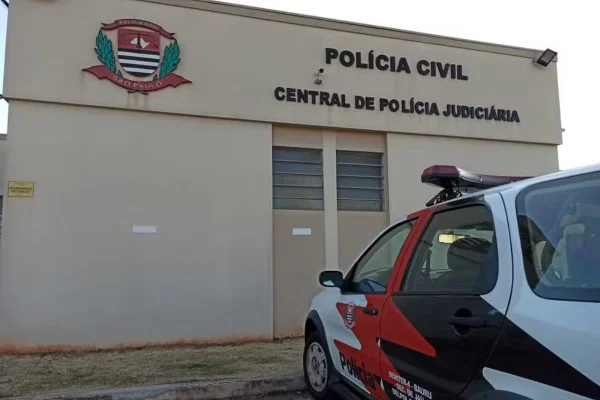 Durante as investigações, a mulher confessou ter matado o marido. Ela foi liberada após prestar depoimento - Metrópoles