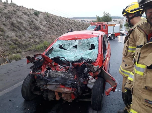 Motorista morre após colidir com carreta na BR-020