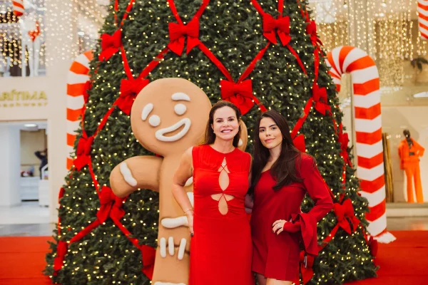 Claudia e Vi Salomão oferecem tarde natalina no Gilberto Salomão