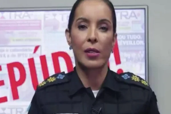 Porta-voz da PMRJ é exonerada do cargo após vídeo com ataques a jornalista