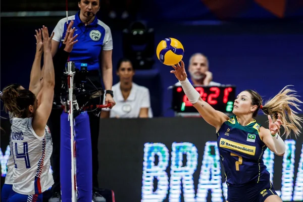 Liga das Nações: Brasil bate a Sérvia e segue 100% em Brasília