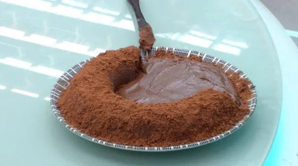 bolo de chocolate com cobertura de chocolate