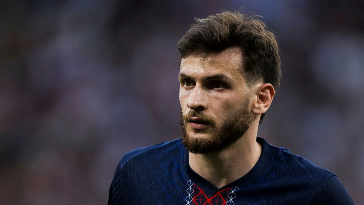 Khvicha Kvaratskhelia, atacante georgiano do PSG Khvicha Kvaratskhelia, atacante georgiano do PSG