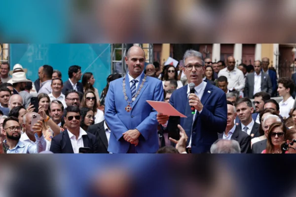 Governador de Minas, Mateus Simões, e ex-governador Romeu Zema