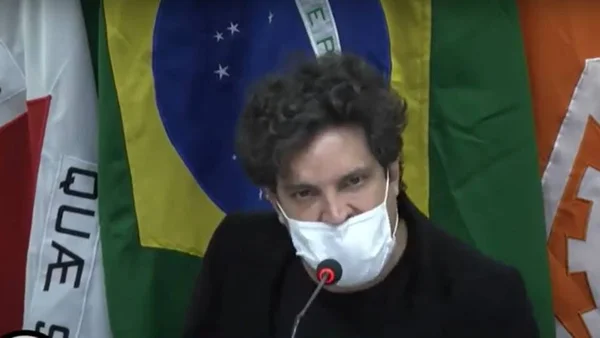Vereador ataca ideologia de gênero, defende pessoas trans e desmaia
