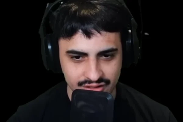 Orochinho, youtuber condenado a indenizar bebê por comentários sobre aparência