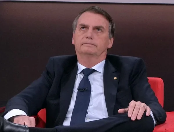 “Sou capaz de afirmar que entre os gays eu ganho”, crava Bolsonaro
