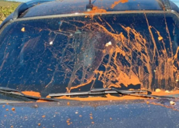 Carro de juiz que mandou prender Milton Ribeiro é atacado em Brasília
