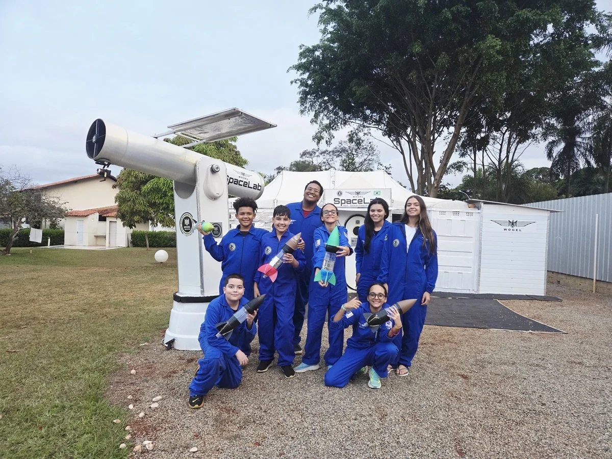 Horácio participou de treinamentos técnicos, simulações de exploração lunar, lançamentos de foguetes, operações com drones e missões de resgate. Horácio participou de treinamentos técnicos, simulações de exploração lunar, lançamentos de foguetes, operações com drones e missões de resgate.