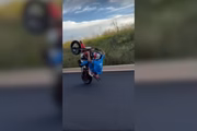 Segundo boletim de ocorrência, a criança contou que era filmada pelo pai, que produz conteúdos nas redes sociais com as acrobacias do filho