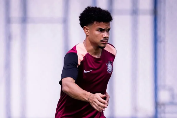 Kaio César, do Corinthians, está no BID e pode estrear na Supercopa