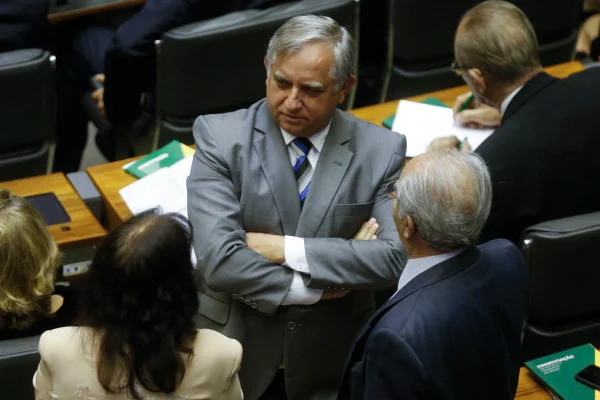 Izalci está entre os vice-líderes escolhidos por Bolsonaro no Senado
