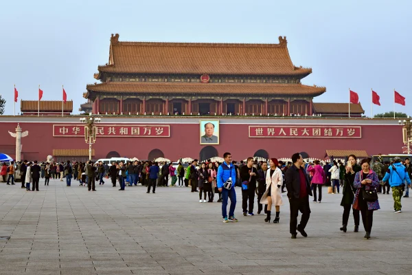 Sob pressão na economia, China inicia plenária do Partido Comunista
