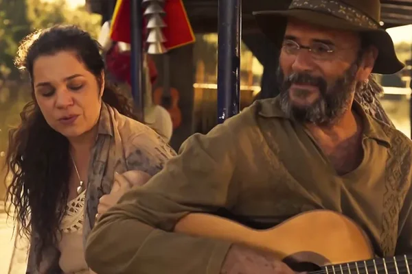 Maria (Isabel Teixeira) e Eugênio (Almir Sater) em Pantanal