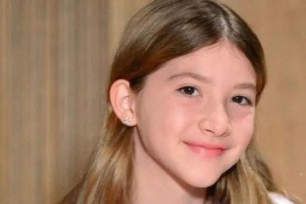 Filha de Daniel encanta a web com seu talento para a música