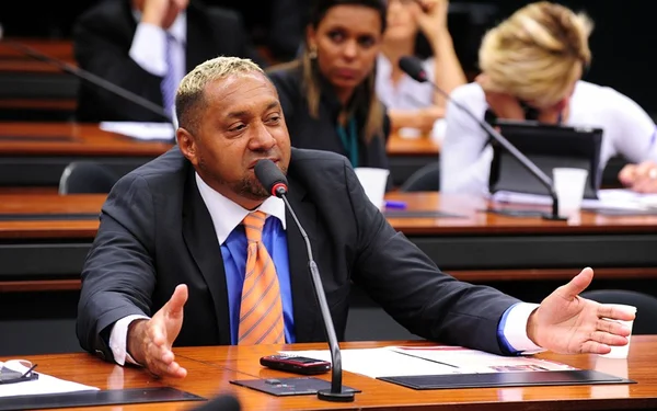 Deputado federal Tiririca é acusado de assédio sexual por ex-empregada