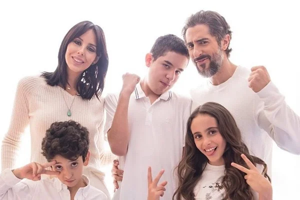“Não mudaria”, declara Marcos Mion sobre ter formado família cedo