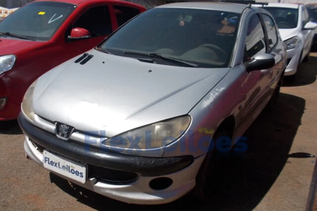 Peugeot 206 14 Sensat FX 2006 R$ 1 mil Peugeot 206 14 Sensat FX 2006 R$ 1 mil